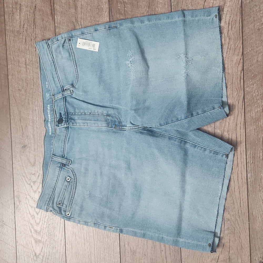 Amazon Essentials Men's Straight-Fit 9" Inseam Cut-Off Denim Short
